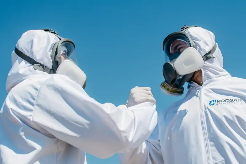 Técnicos de sanitización y desinfección de Grupo RODSAR en Puebla